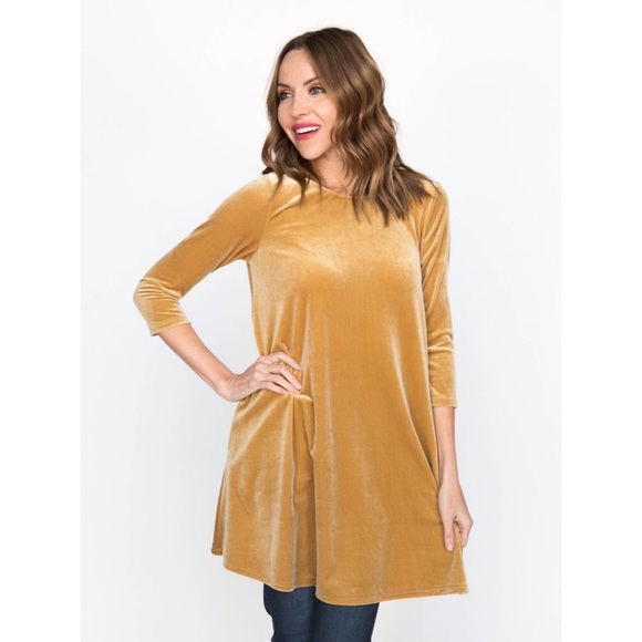 Agnes & Dora Velvet 3/4 sleeve swing tunic in gold - Picture 2 of 8